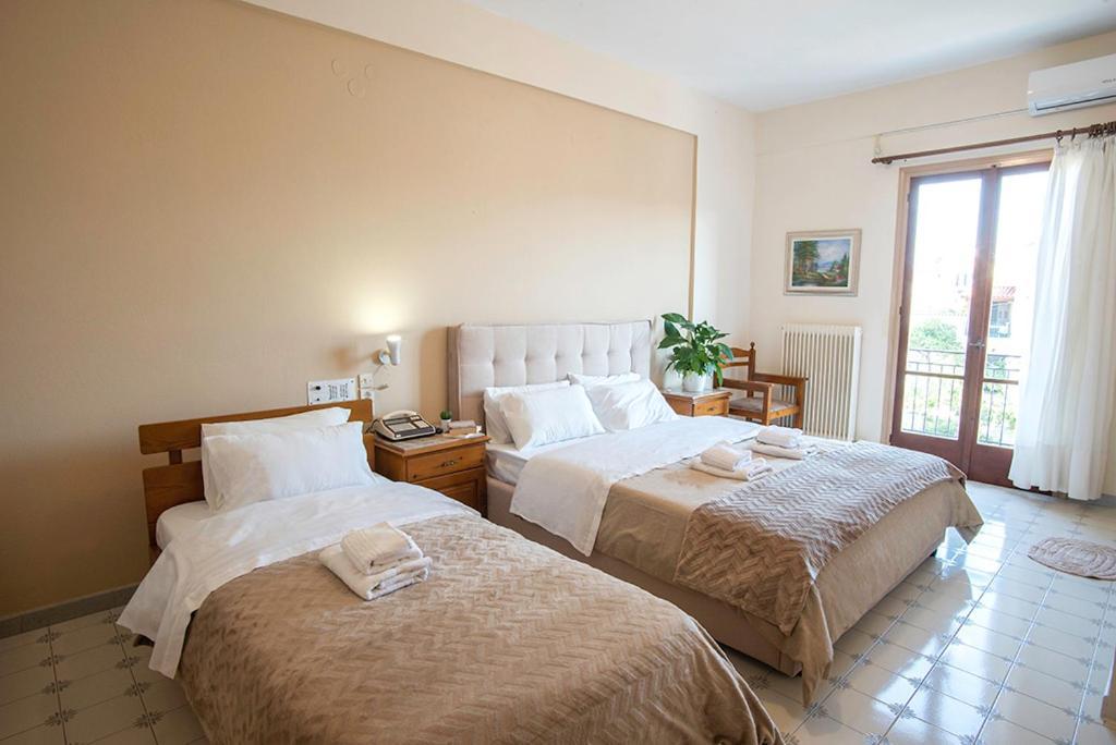 Koukonas Hotell Galaxídhion Exteriör bild